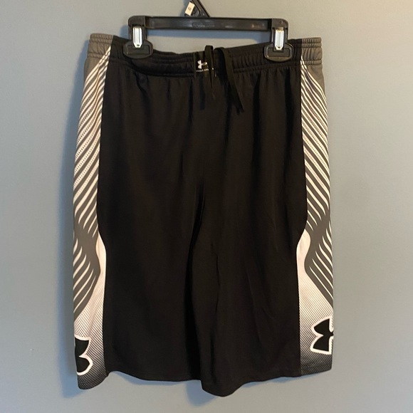 Under Armour Shorts - Picture 3 of 3